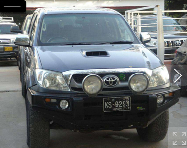 Toyota Hilux - 3.0L (3000 cc) Black