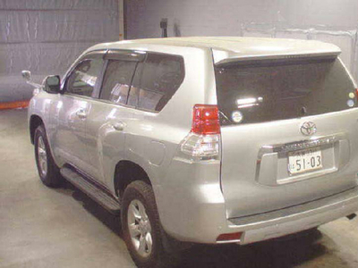 Toyota Prado - 2.7L (2700 cc) Silver