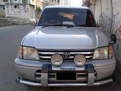 Toyota Prado - 3.0L (3000 cc) Silver