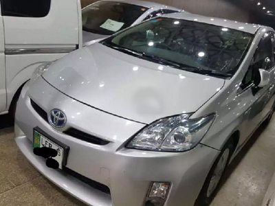 Toyota Prius - 1.8L (1800 cc) Silver