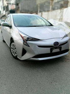 Toyota Prius S Touring Selecti 2018
