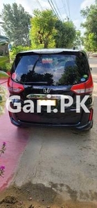 Honda Freed Hybrid G Sensing 2017 for Sale in Karachi