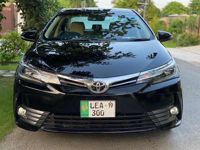 Toyota Corolla Altis Grande CVT-i 1.8 2018