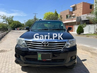 Toyota Fortuner 2.7 VVTi 2013 for Sale in Lahore