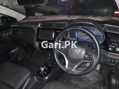 Honda Grace Hybrid 2015 for Sale in Karachi