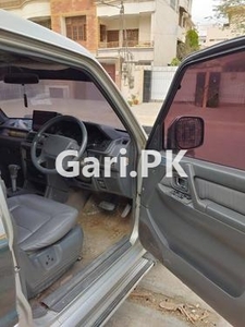 Mitsubishi Pajero Exceed 3.5 1998 for Sale in Karachi