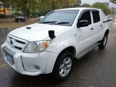 Toyota Hilux 2007 for Sale in Islamabad