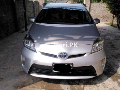 Toyota Prius 2013 for Sale in Faisalabad