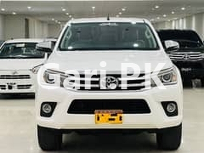 Toyota Hilux 2021 for Sale in Karachi•