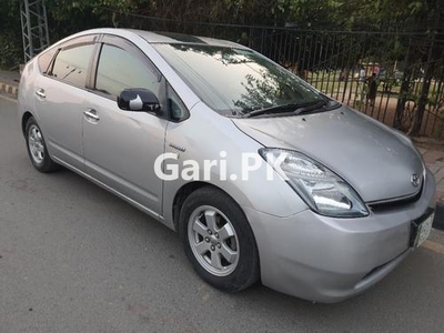 Toyota Prius S 1.5 2010 for Sale in Lahore