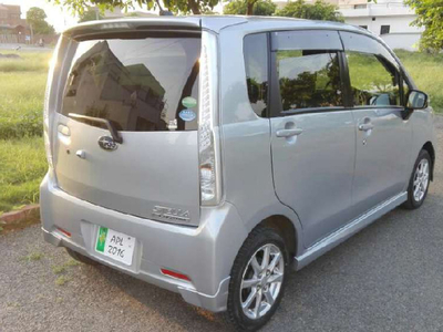 Daihatsu Move - 0.7L (0700 cc) Silver