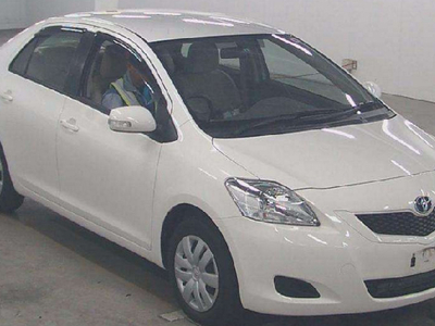 Toyota Belta - 1.0L (1000 cc) White