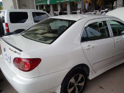 Toyota Corolla Altis - 1.8L (1800 cc) White