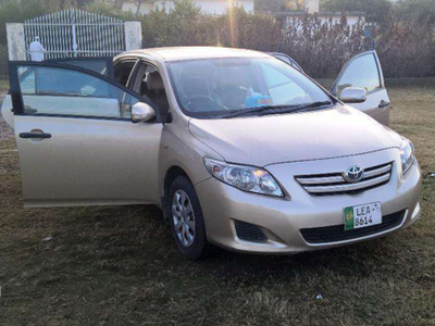 Toyota Corolla GLi - 1.3L (1300 cc) Gold