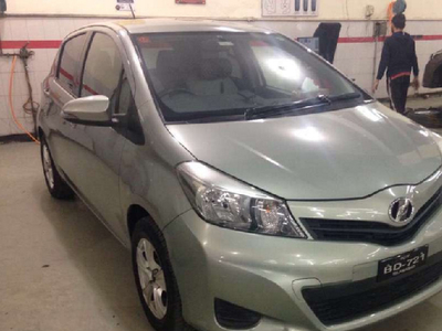 Toyota Vitz - 1.0L (1000 cc) Silver