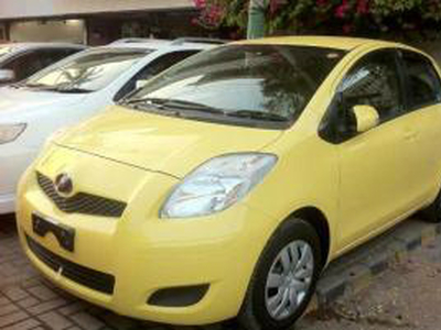 Toyota Vitz - 1.0L (1000 cc) Yellow