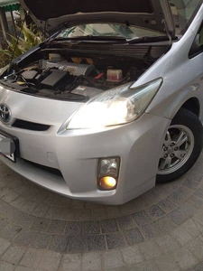 Toyota Prius 2011 /2015 registered in Mint condition (Lahore cantt)