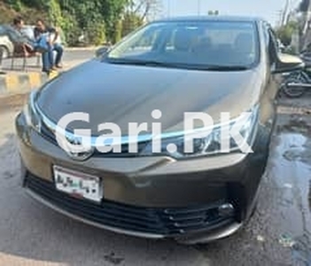 Toyota Corolla GLI 2017 for Sale in Johar Town