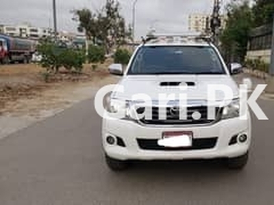 Toyota Hilux 2014 for Sale in Karachi