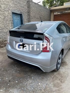 Toyota Prius G Touring Selection Leather Package 1.8 2014 for Sale in Peshawar
