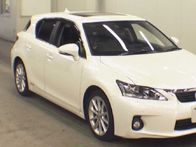 2011 lexus is200 for sale in lahore