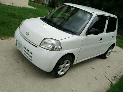 Daihatsu Esse - 0.7L (0700 cc) White