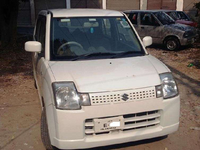 Suzuki Alto - 0.7L (0700 cc) White