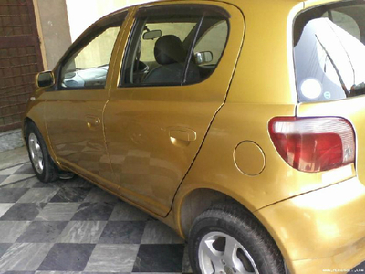 Toyota Vitz - 1.0L (1000 cc) Gold