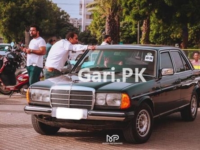 Mercedes Benz E Class E230 1984 for Sale in Karachi