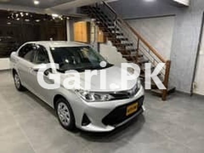 Toyota Corolla Axio 2018 for Sale in Karachi•