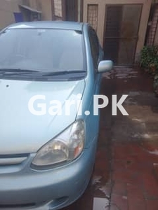 Toyota Platz 2005 for Sale in Lahore•