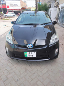 Toyota Prius L 1.8 2013