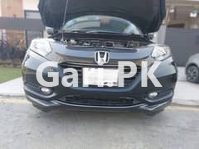 Honda Vezel 2014 for Sale in Lahore