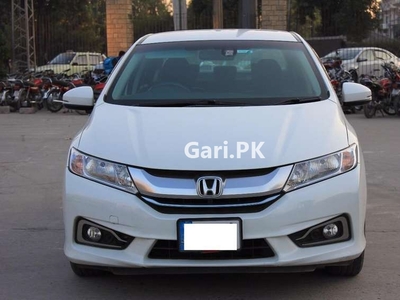Honda Grace Hybrid 2015 for Sale in Islamabad
