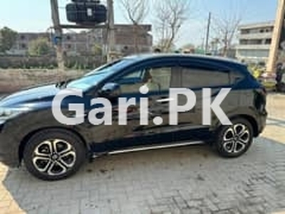 Honda Vezel 2017 for Sale in Sialkot