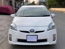 Toyota Prius L 1.8 2011