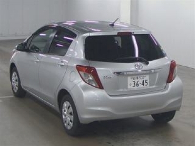 2011 toyota vitz for sale in lahore