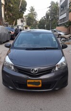 Toyota vitz 2013 reg 2016 Almost in genuine condition