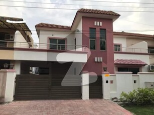 10 MARLA 4 BEDROOMS SD HOUSE AVAILABLE FOR RENT Askari 11 Sector B