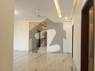 10 MARLA BRAND NEW APARTMENT AVAILABLE FOR RENT Askari 11