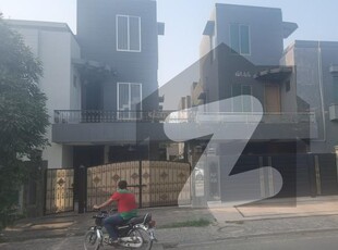 8 Marla Brand New House For Rent Near To Park And Market Bahria Town Sector E