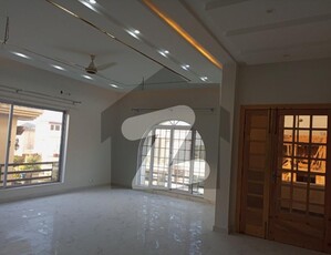 Bahria Enclave Sector C Size 1kanal house available for rent Bahria Enclave Sector C