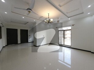 E-11 Madina Tower 3 Bed Corner Apartment For Rent E-11