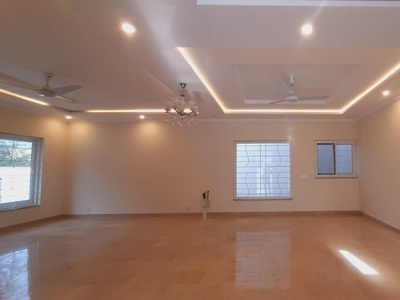 933 Yd² House for Rent In F-8/3, Islamabad