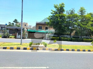 2 Kanal Slightly Used Bungalow For Sale On 100 Feet Road In Valencia Town Lahore Valencia Housing Society