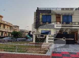 30*60 (7 Marla) Corner House With Extra Land For Sale On Prime Location Sector G-13 Islamabad G-13