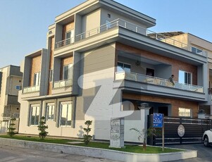 35x70 (10Marla) Brand New Modren Luxury House Available For sale in G_13 proper corner Ideal location Rent value 2.5lakh G-13