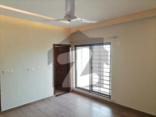 10 MARLA 3 BEDROOMS BRAND NEW APARTMENT AVAILABLE FOR RENT Askari 11 Sector D