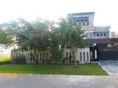 1 Kanal Spacious House Available In DHA Phase 7 Block U For Sale