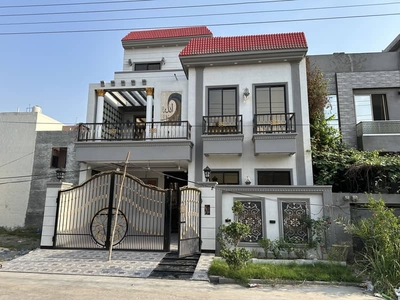 1680 Square Feet House available for sale in Bismillah Housing Scheme if you hurry